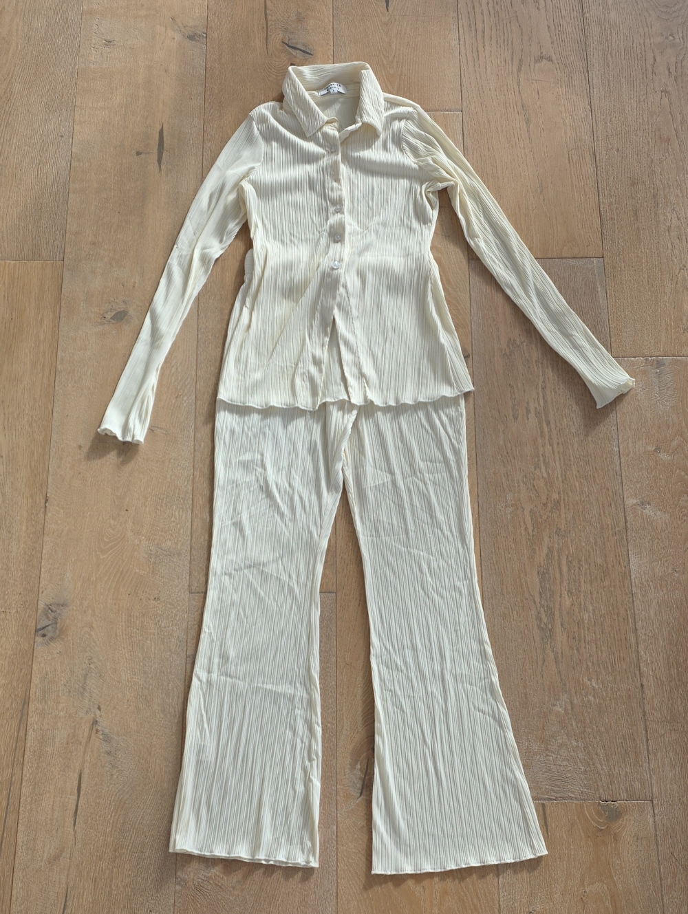 Frankies Bikini cream top and pant set Size Small